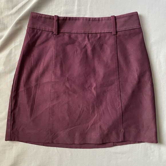 EXPRESS maroon mini skirt - 00 - form fitting - Picture 1 of 6
